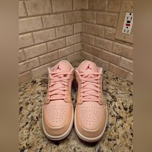 Air Jordan 1 Low SE "Patent Valentine's Day" Washed Coral/Gym Red